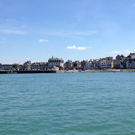 Apt Duplex Ou Plain Pied Tout Confort Plein Centre Ville Bayeux Proche Commerces, Restaurants, Avec Terrasse Privative Ou Jardin Commun Amenage Clos, Parking Gratuit A Proximite, Proche Plages Du Debarquement Exterior foto