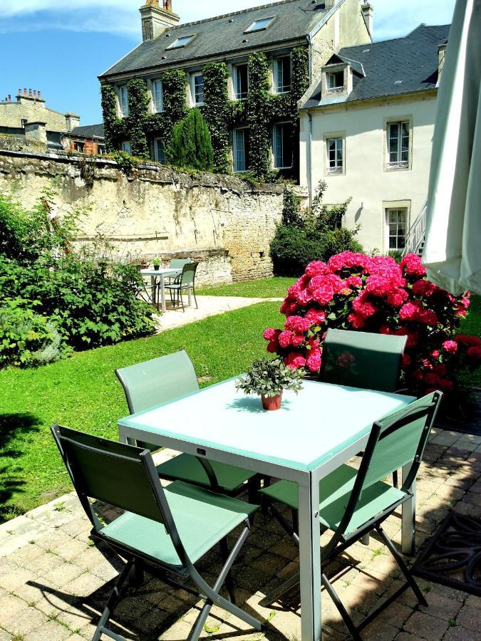 Apt Duplex Ou Plain Pied Tout Confort Plein Centre Ville Bayeux Proche Commerces, Restaurants, Avec Terrasse Privative Ou Jardin Commun Amenage Clos, Parking Gratuit A Proximite, Proche Plages Du Debarquement Exterior foto