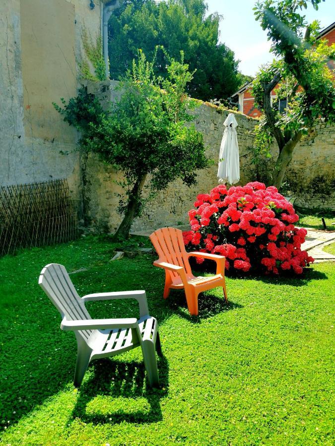 Apt Duplex Ou Plain Pied Tout Confort Plein Centre Ville Bayeux Proche Commerces, Restaurants, Avec Terrasse Privative Ou Jardin Commun Amenage Clos, Parking Gratuit A Proximite, Proche Plages Du Debarquement Exterior foto