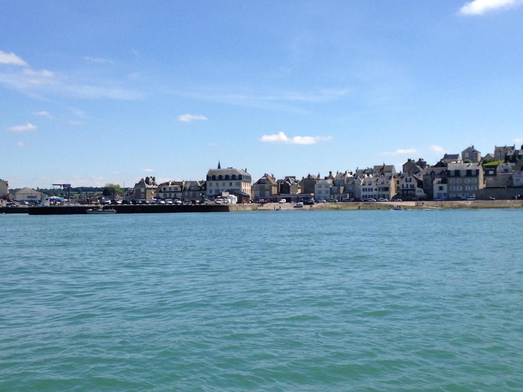 Apt Duplex Ou Plain Pied Tout Confort Plein Centre Ville Bayeux Proche Commerces, Restaurants, Avec Terrasse Privative Ou Jardin Commun Amenage Clos, Parking Gratuit A Proximite, Proche Plages Du Debarquement Exterior foto
