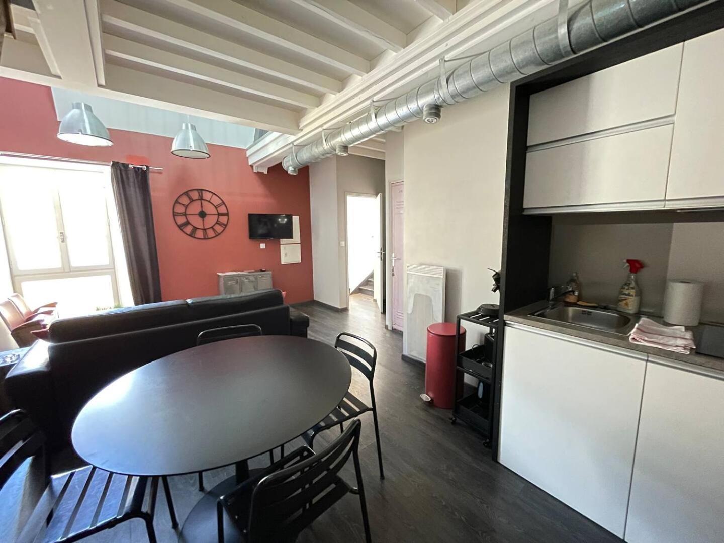 Apt Duplex Ou Plain Pied Tout Confort Plein Centre Ville Bayeux Proche Commerces, Restaurants, Avec Terrasse Privative Ou Jardin Commun Amenage Clos, Parking Gratuit A Proximite, Proche Plages Du Debarquement Exterior foto