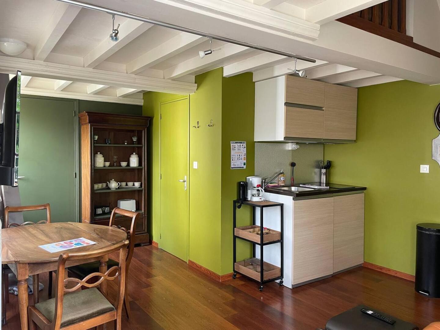 Apt Duplex Ou Plain Pied Tout Confort Plein Centre Ville Bayeux Proche Commerces, Restaurants, Avec Terrasse Privative Ou Jardin Commun Amenage Clos, Parking Gratuit A Proximite, Proche Plages Du Debarquement Exterior foto
