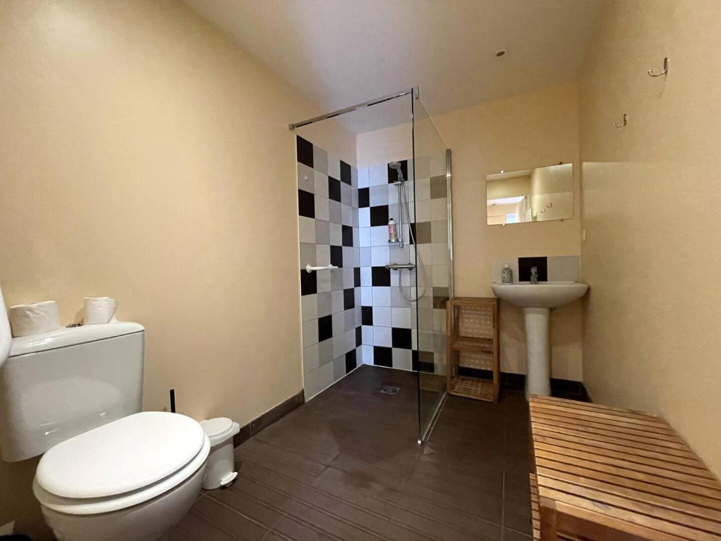 Apt Duplex Ou Plain Pied Tout Confort Plein Centre Ville Bayeux Proche Commerces, Restaurants, Avec Terrasse Privative Ou Jardin Commun Amenage Clos, Parking Gratuit A Proximite, Proche Plages Du Debarquement Exterior foto