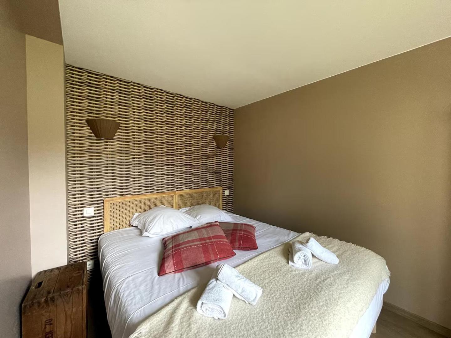 Apt Duplex Ou Plain Pied Tout Confort Plein Centre Ville Bayeux Proche Commerces, Restaurants, Avec Terrasse Privative Ou Jardin Commun Amenage Clos, Parking Gratuit A Proximite, Proche Plages Du Debarquement Exterior foto