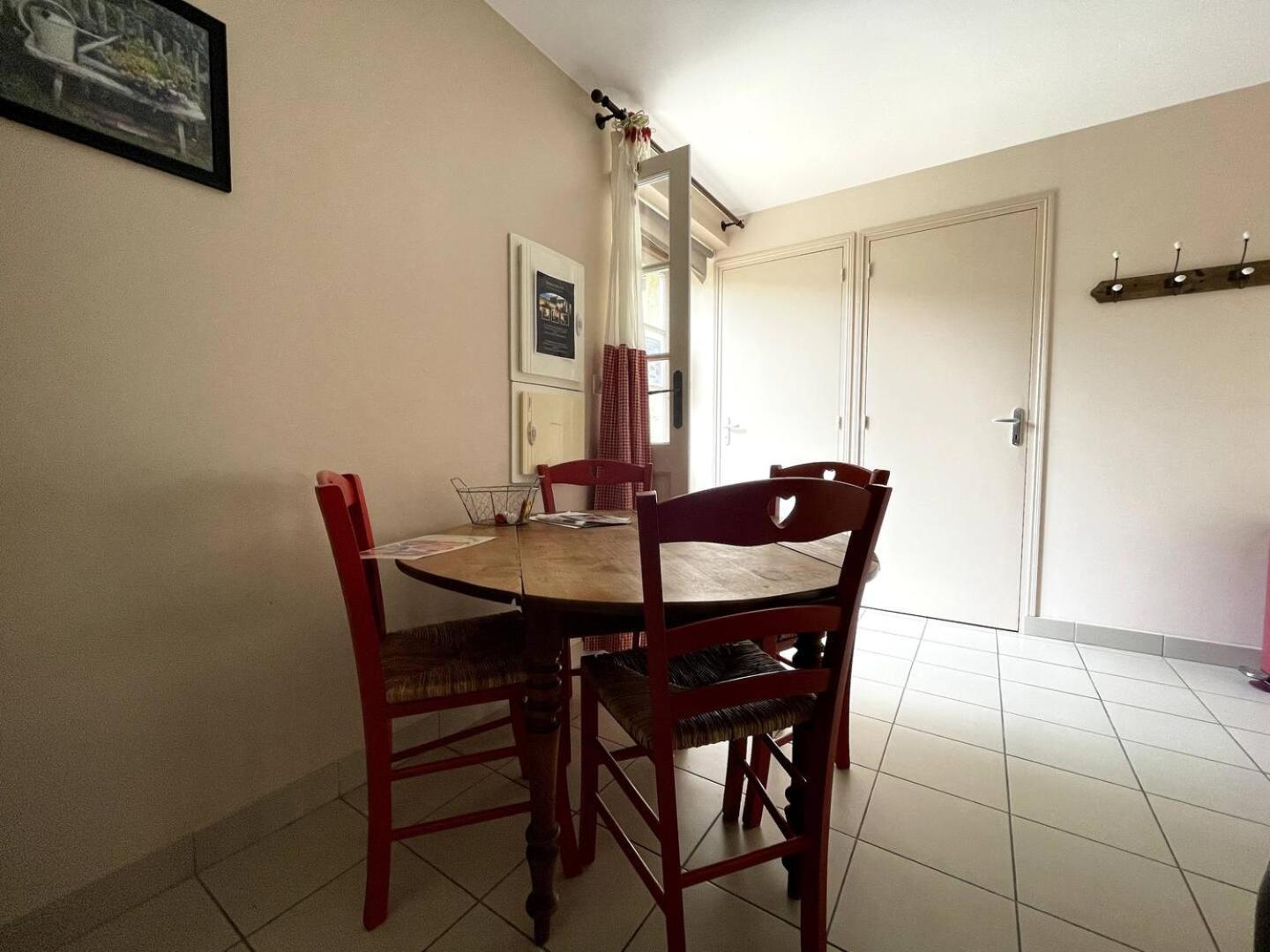 Apt Duplex Ou Plain Pied Tout Confort Plein Centre Ville Bayeux Proche Commerces, Restaurants, Avec Terrasse Privative Ou Jardin Commun Amenage Clos, Parking Gratuit A Proximite, Proche Plages Du Debarquement Exterior foto