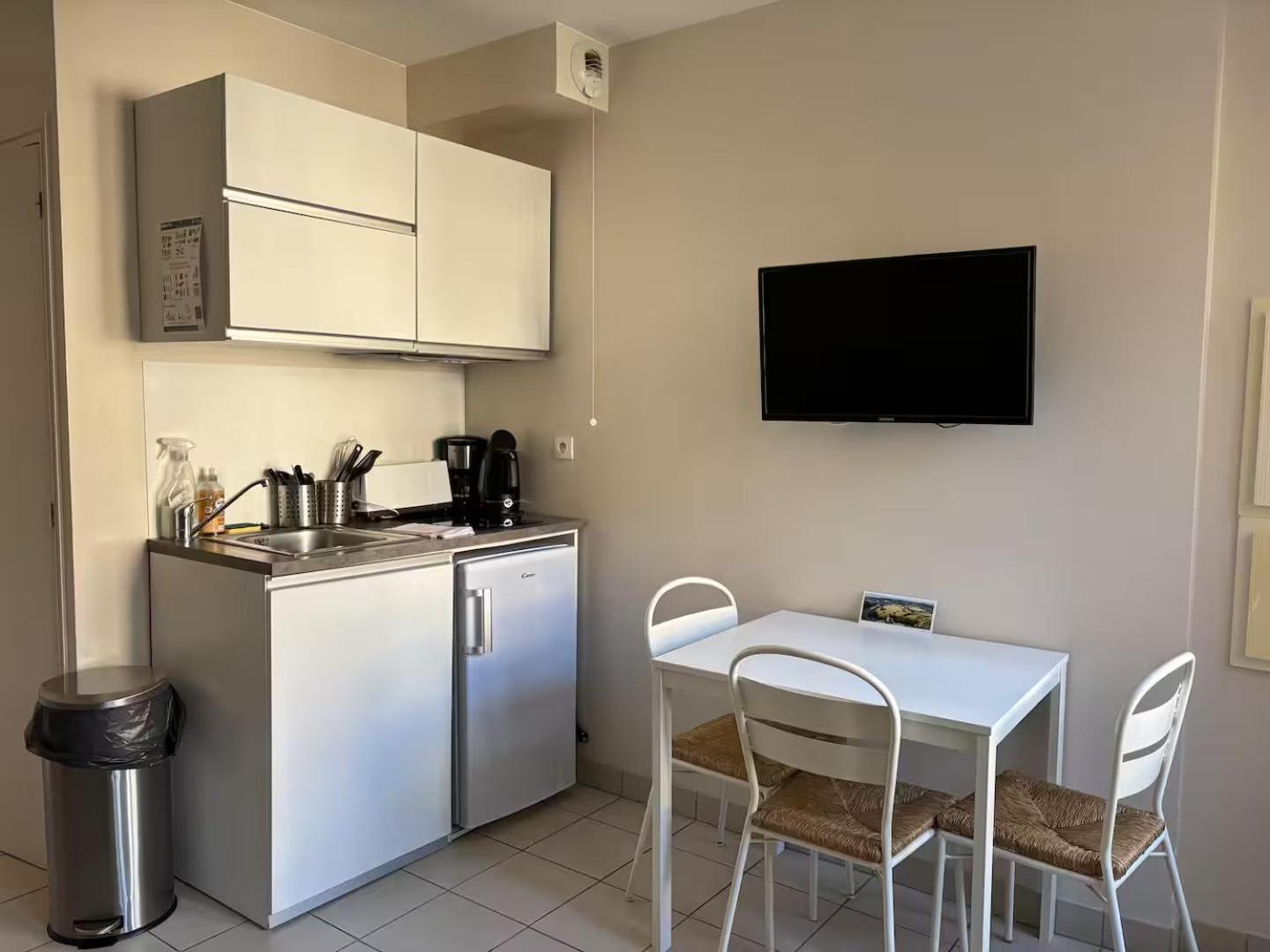 Apt Duplex Ou Plain Pied Tout Confort Plein Centre Ville Bayeux Proche Commerces, Restaurants, Avec Terrasse Privative Ou Jardin Commun Amenage Clos, Parking Gratuit A Proximite, Proche Plages Du Debarquement Exterior foto
