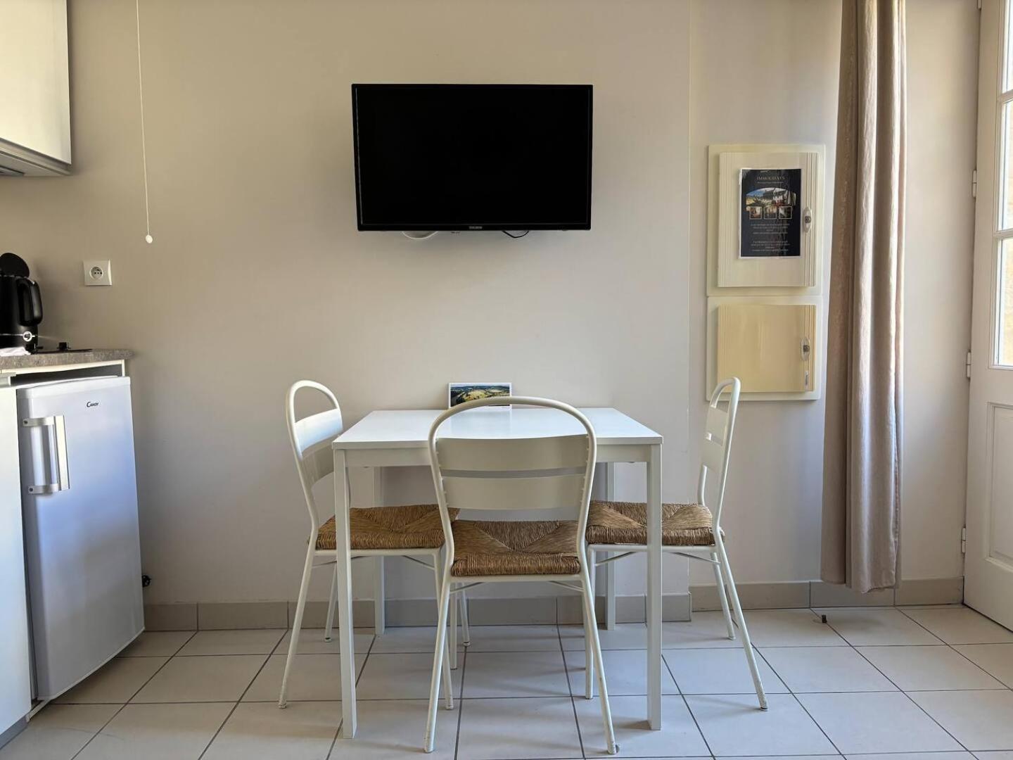 Apt Duplex Ou Plain Pied Tout Confort Plein Centre Ville Bayeux Proche Commerces, Restaurants, Avec Terrasse Privative Ou Jardin Commun Amenage Clos, Parking Gratuit A Proximite, Proche Plages Du Debarquement Exterior foto