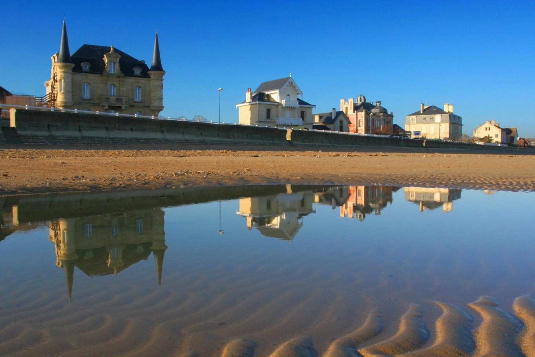 Apt Duplex Ou Plain Pied Tout Confort Plein Centre Ville Bayeux Proche Commerces, Restaurants, Avec Terrasse Privative Ou Jardin Commun Amenage Clos, Parking Gratuit A Proximite, Proche Plages Du Debarquement Exterior foto