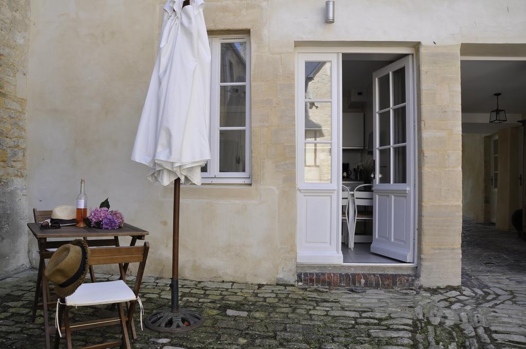 Apt Duplex Ou Plain Pied Tout Confort Plein Centre Ville Bayeux Proche Commerces, Restaurants, Avec Terrasse Privative Ou Jardin Commun Amenage Clos, Parking Gratuit A Proximite, Proche Plages Du Debarquement Exterior foto