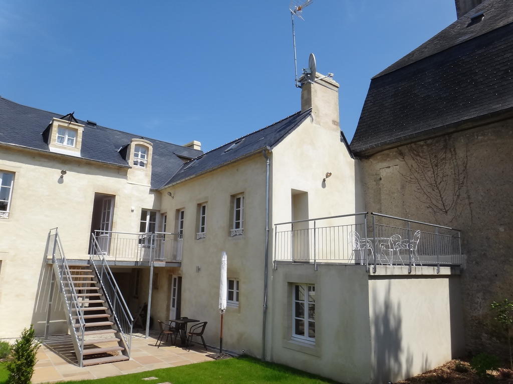 Apt Duplex Ou Plain Pied Tout Confort Plein Centre Ville Bayeux Proche Commerces, Restaurants, Avec Terrasse Privative Ou Jardin Commun Amenage Clos, Parking Gratuit A Proximite, Proche Plages Du Debarquement Exterior foto