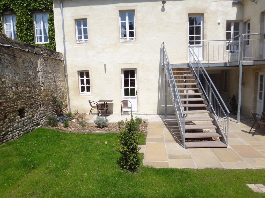 Apt Duplex Ou Plain Pied Tout Confort Plein Centre Ville Bayeux Proche Commerces, Restaurants, Avec Terrasse Privative Ou Jardin Commun Amenage Clos, Parking Gratuit A Proximite, Proche Plages Du Debarquement Exterior foto